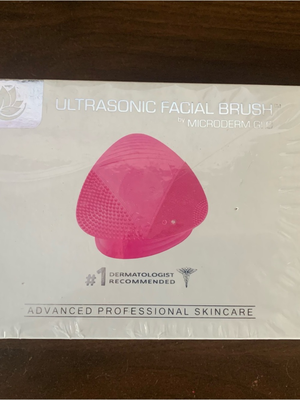 Microderm Glo Ultrasonic Facial Brush - Pink